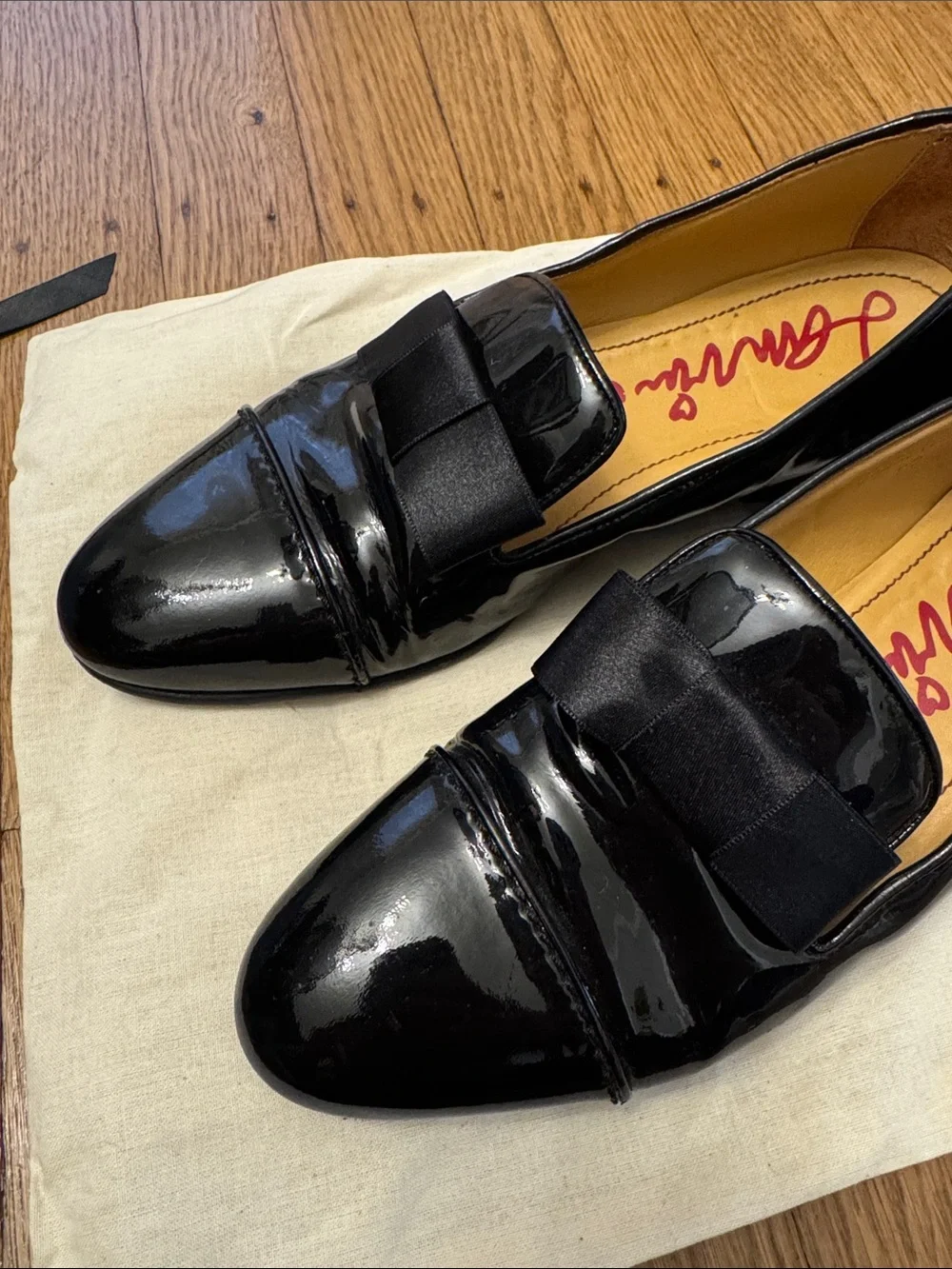 Lanvin Paris women’s black patent leather slipper loafer with bow. Size 38. EUC!